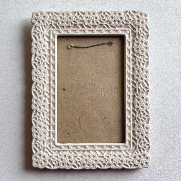 VTG Picture Frame White 5x7 Floral Cottagecore French Country Farmhouse Taiwan - Picture 2 of 6
